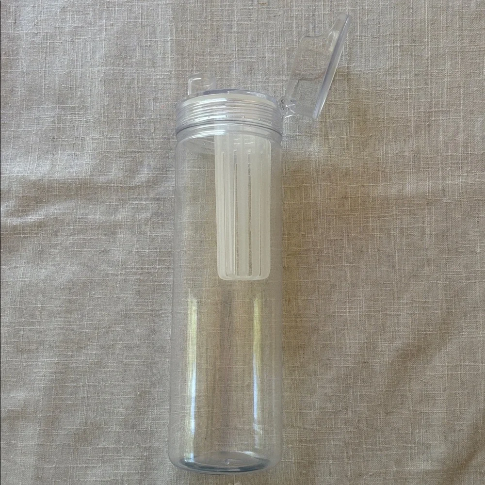 Infuser Water Bottle with White Filter